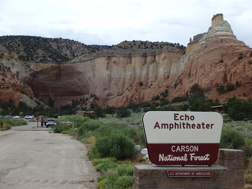 GDMBR: These pictures of Echo Amphitheater are closer.